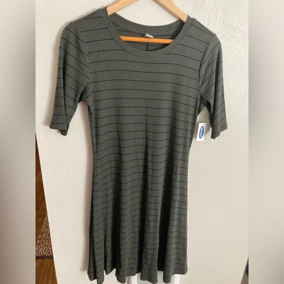 NWT Old Navy Ribbed Striped Midi Dress Size Medium Gray - Picture 4 of 6